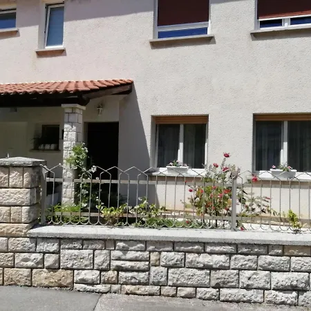 Jadranka アパート *